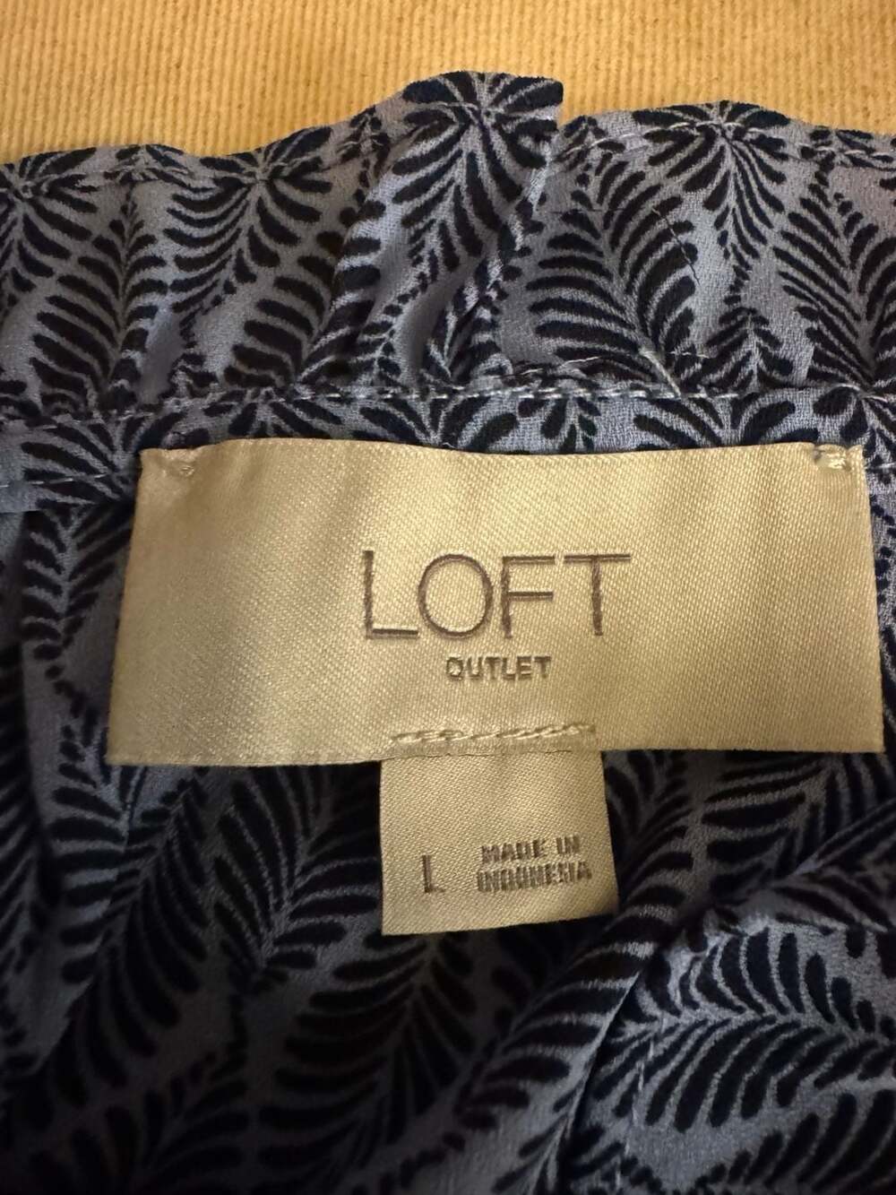 Loft Geo Print Smocked Flutter Sleeve Top Blue Leaf Pattern h1554 - Picture 6 of 6